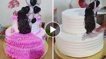 Hermoso pastel para mujer en crema y detalles en topper | torta para mujer de dos pisos