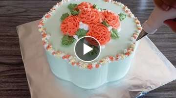 Petal flower cake with wipped cream